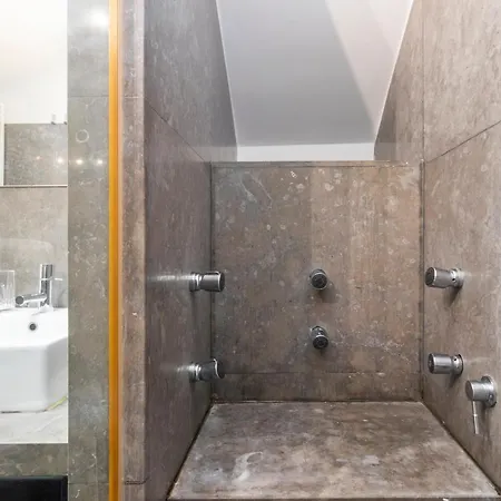 3 Bedroom In Villa *